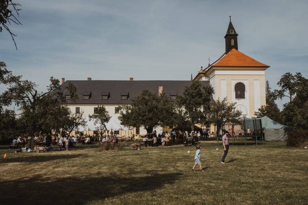 Festival v areálu kláštera